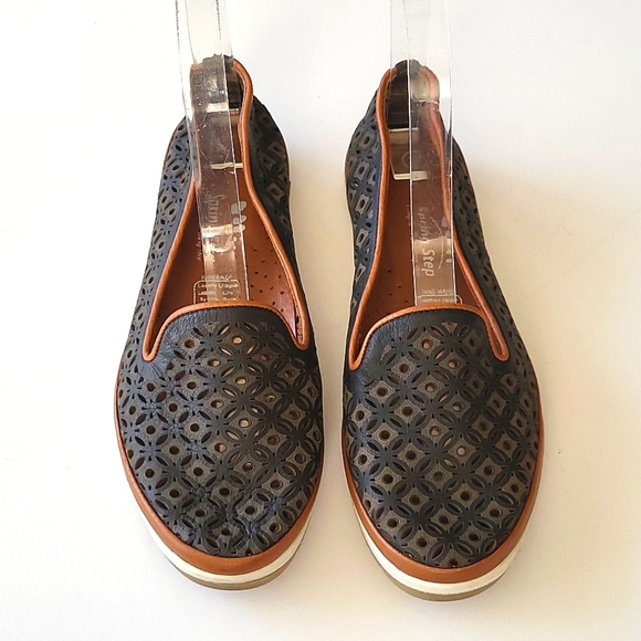 SPRING STEP "TULISA" LASER CUT LEATHER FLATS Size 6.5 / 37 - Picture 2 of 8